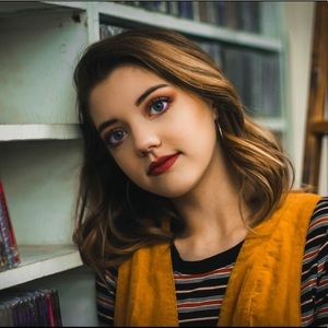 Meet your Posher, Abigail